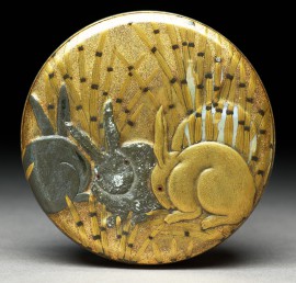 Kogo (incense box), design of rabbits in tokusa grass, Japan, 18th - 19th century (Museum no.: EA195