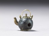 Ojime in the form of a kettle (EA1956.3370)