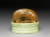 Porcelain seal surmounted by a deer