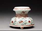 Salt stand with floral decoration
