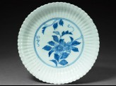 Fluted plate with flower spray