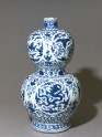 Blue-and-white vase in double-gourd form