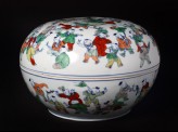 Box and lid with 'Hundred Boys' decoration (EA1978.1067)
