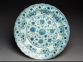 Dish with lotus scroll and floral clusters