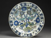 Dish with floral decoration