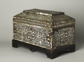 Casket with geometric and foliate decoration