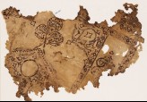 Textile fragment with remains of a large medallion with a trefoil finial