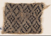 Textile fragment with linked diamond-shapes