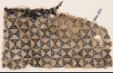 Textile fragment with linked triangles