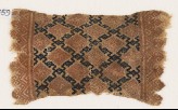 Textile fragment with linked diamond-shapes