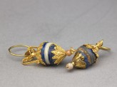 Gold earrings with lapis lazuli, ivory, and quartz pendants (EA1995.162)