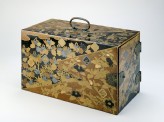 Box with mon crests of the Inaba family (EA2005.73)
