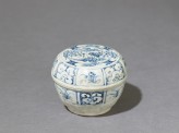 Circular lidded box