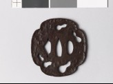 Mokkō-shaped tsuba with five gourds in negative silhouette (EAX.10076)