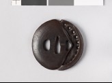 Tsuba in the form of awabi and clam shells (EAX.10469)