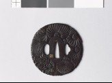 Tsuba with chrysanthemum blossoms (EAX.10712)