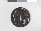 Round tsuba with rope curtain