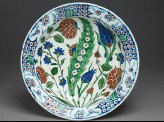 Dish with leaf and flowers