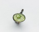 Oval bezel seal with nasta‘liq inscription, floral decoration, and a quadruped