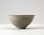 Greenware bowl with 'golden thread and iron wire' glaze