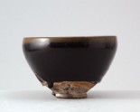 Black ware tea bowl with 'hare's fur' glazes
