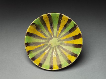 Bowl with radial decorationtop