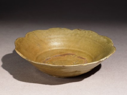 Greenware bowl with foliated rimoblique