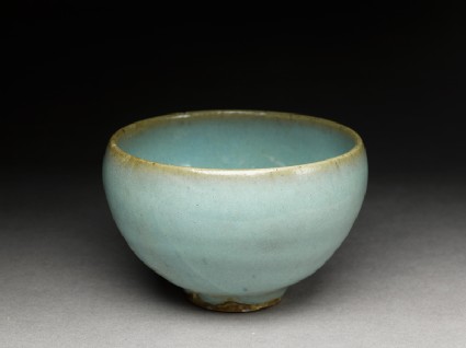 Small bowl with blue glazeoblique