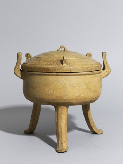 Greenware ritual food vessel, or dingoblique