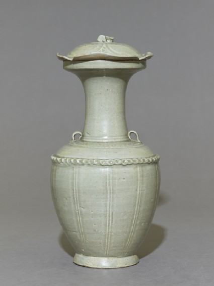 Greenware vase with flower-shaped lidside