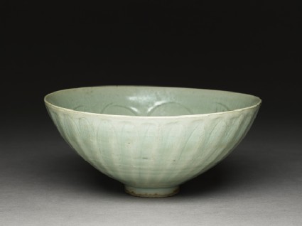 Greenware bowl with lotus petalsoblique