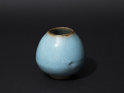 Jar with blue glazeoblique