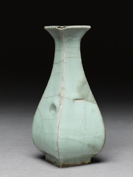 Greenware vase in the style of Guan wareside