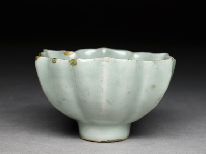 Greenware bowl in the style of Guan wareoblique