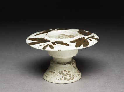 Cizhou type cup stand with floral decorationoblique