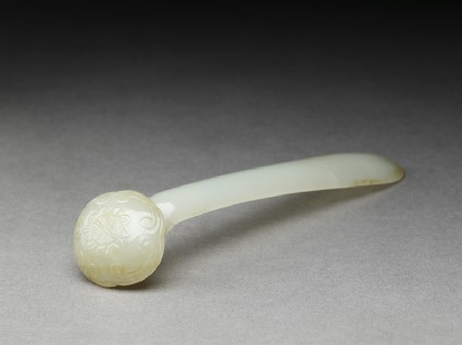 Jade hairpin with scroll decorationoblique