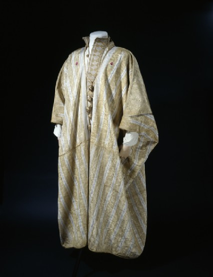 Arab robe worn by T. E. Lawrencerobe oblique, also shows shirt LI077.2 worn underneath