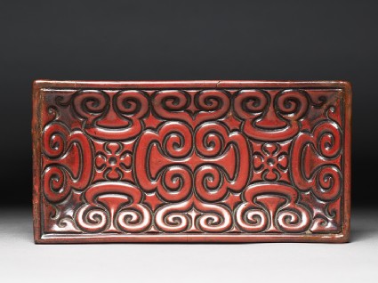 Carved lacquer tray with guri scrolling designtop