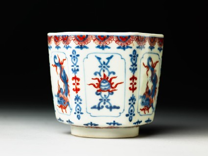 Hexagonal cup with dragons and flaming pearlsside