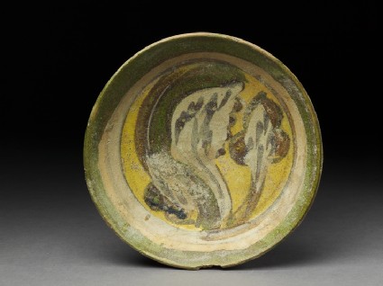 Dish with polychrome glazingtop