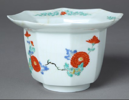 Tall bowl with chrysanthemum spraysfront