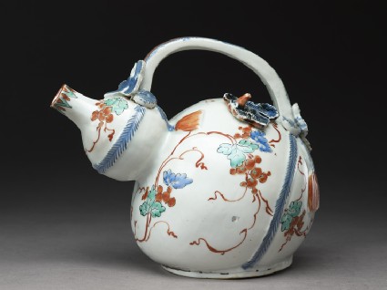 Gourd-shaped ewer with moulded vine leavesside