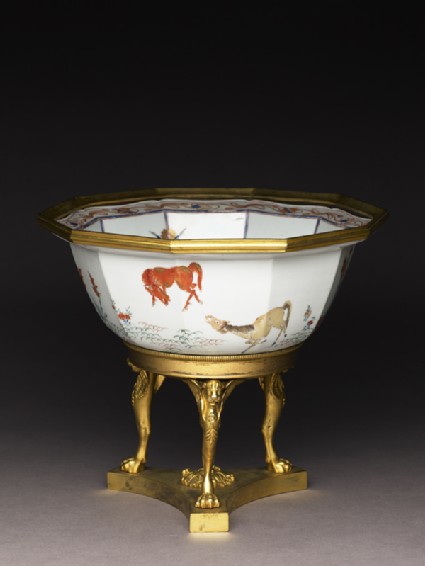 Bowl with horses and English Empire-style mountsoblique