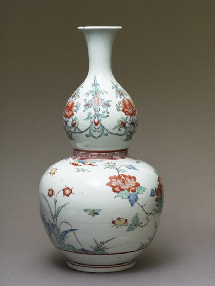 Bottle in double-gourd form with birds and peoniesside