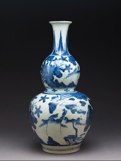 Bottle in double-gourd shape with landscapeside