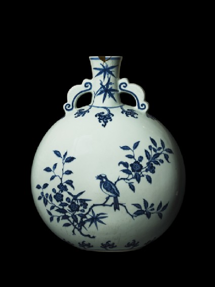 Large pilgrim bottle with birds in treesside