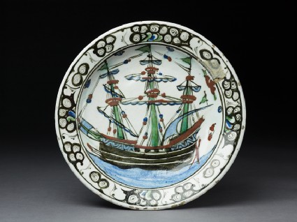 Dish with a European shiptop