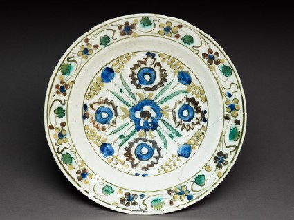 Dish with five blossomstop