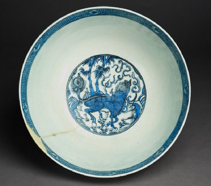 Bowl with qilin, or horned creaturetop