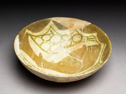 Bowl with fishoblique